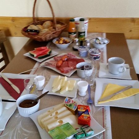 Gasthaus ,,Zum Schwarzen Baer" Gusten Zewnętrze zdjęcie