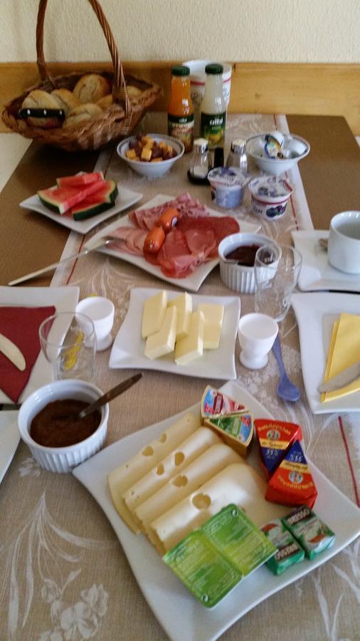 Gasthaus ,,Zum Schwarzen Baer" Gusten Zewnętrze zdjęcie